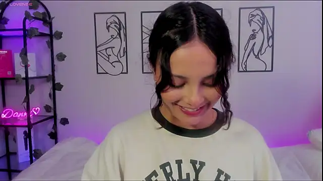 Snapshot of Megan_Rodrigo chatting on February 2025 07:21:01 PM Megan Rodrigo online show from February 2025 07:21:01 PM