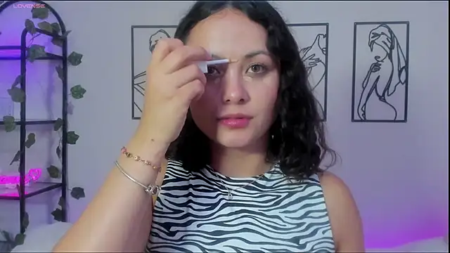 Snapshot of Megan_Rodrigo chatting on February 2025 07:40:02 PM Megan Rodrigo online show from February 2025 07:40:02 PM