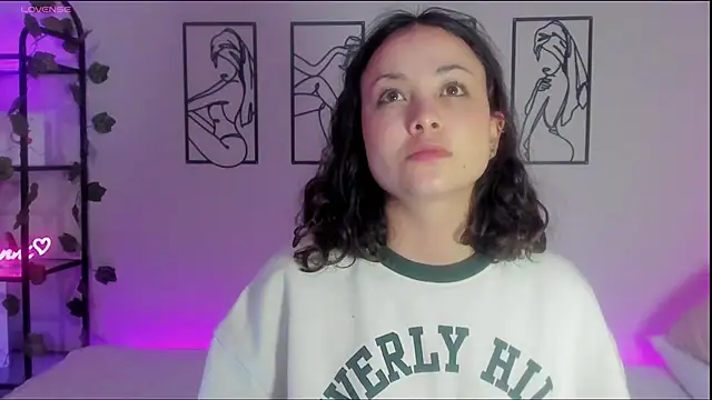 Snapshot of Megan_Rodrigo chatting on February 2025 03:11:01 AM Megan Rodrigo online show from February 2025 03:11:01 AM