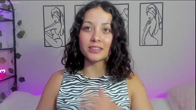 Snapshot of Megan_Rodrigo chatting on February 2025 11:04:02 PM Megan Rodrigo online show from February 2025 11:04:02 PM