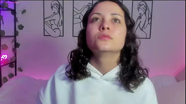 Snapshot of Megan_Rodrigo chatting on February 2025 07:35:02 PM Megan Rodrigo online show from February 2025 07:35:02 PM