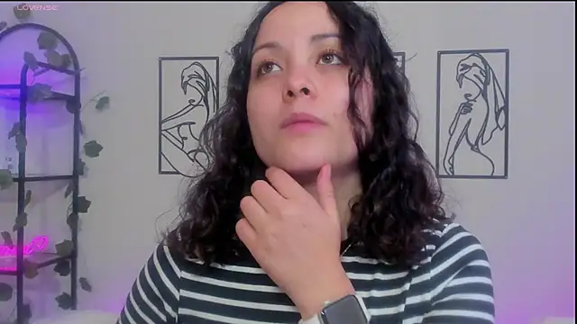 Snapshot of Megan_Rodrigo chatting on March 2025 06:56:01 PM Megan Rodrigo online show from March 2025 06:56:01 PM