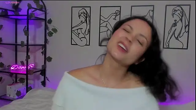 Snapshot of Megan_Rodrigo chatting on March 2025 06:44:02 PM Megan Rodrigo online show from March 2025 06:44:02 PM