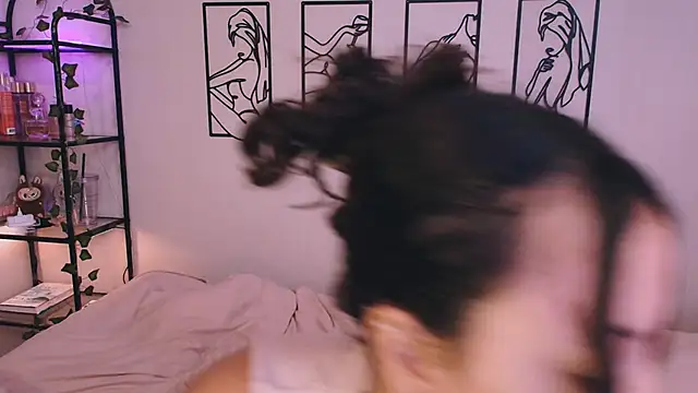 Snapshot of Megan_Rodrigo chatting on October 2025 07:03:01 PM Megan Rodrigo online show from October 2025 07:03:01 PM