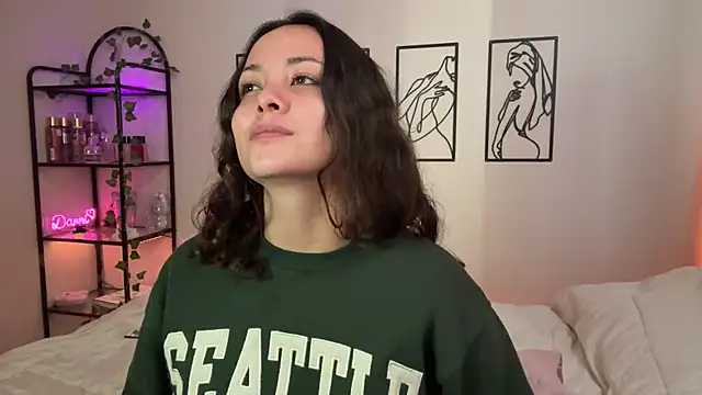 Snapshot of Megan_Rodrigo chatting on November 2025 03:55:02 PM Megan Rodrigo online show from November 2025 03:55:02 PM