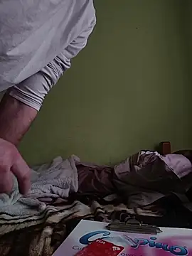 Snapshot of niesmialy39oon chatting on November 2025 10:37:01 AM niesmialy39oon online show from November 2025 10:37:01 AM