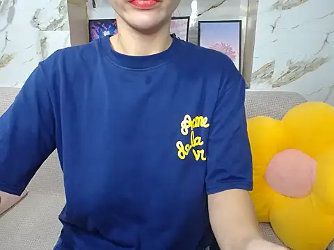 Snapshot of Love_bug15 chatting on October 2025 03:14:02 AM Love bug15 online show from October 2025 03:14:02 AM