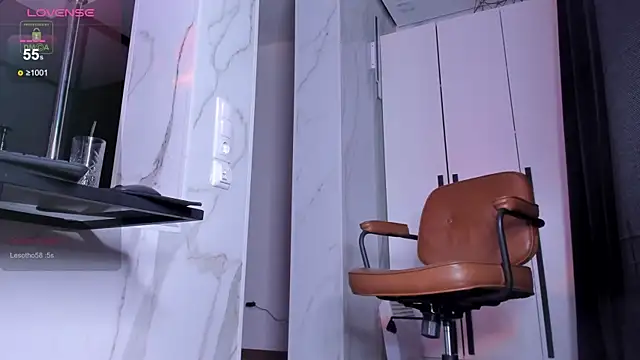 Snapshot of _Yvonne_ chatting on February 2025 04:12:02 PM Yvonne online show from February 2025 04:12:02 PM