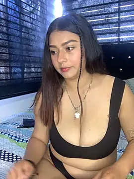 Kittyy Hott  online show from February 2025 05:40:01 PM