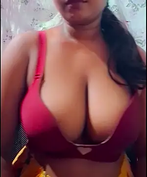 SLteena online show from May 2026 03:13:02 AM