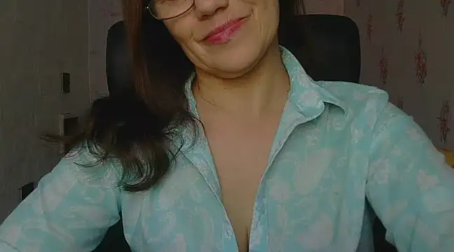 Snapshot of KittyyLaBeauty chatting on March 2025 02:07:02 PM KittyyLaBeauty online show from March 2025 02:07:02 PM