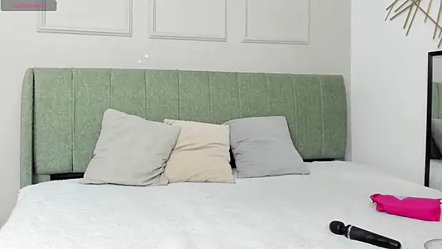 Snapshot of Sussanewolf chatting on November 2025 12:27:02 PM Sussanewolf online show from November 2025 12:27:02 PM