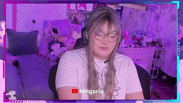 Snapshot of MegariaB chatting on January 2025 04:20:01 AM MegariaB online show from January 2025 04:20:01 AM