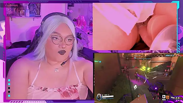 Snapshot of MegariaB chatting on January 2025 07:43:01 AM MegariaB online show from January 2025 07:43:01 AM