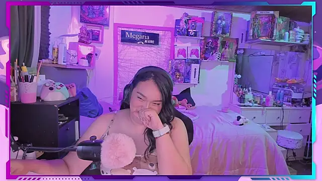 Snapshot of MegariaB chatting on September 2025 04:03:02 AM MegariaB online show from September 2025 04:03:02 AM