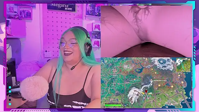 Snapshot of MegariaB chatting on October 2025 03:48:01 AM MegariaB online show from October 2025 03:48:01 AM