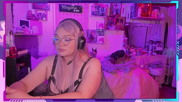 Snapshot of MegariaB chatting on October 2025 04:04:01 AM MegariaB online show from October 2025 04:04:01 AM