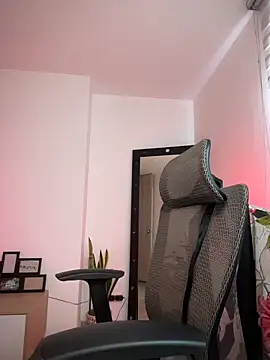 evangeline ch online show from November 2025 04:17:02 PM