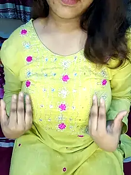 Snapshot of Dayna-36 chatting on September 2025 04:33:02 PM Dayna-36 online show from September 2025 04:33:02 PM