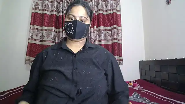 Snapshot of Dayna-36 chatting on November 2025 04:21:02 PM Dayna-36 online show from November 2025 04:21:02 PM