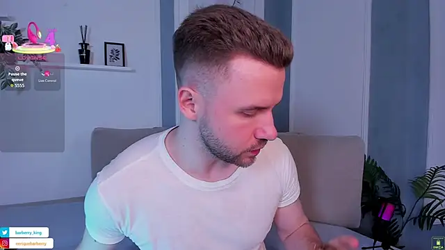 EnriqueBarberry online show from April 2026 07:45:01 AM