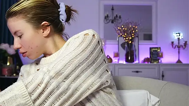 ivyleague  online show from October 2025 04:01:02 AM