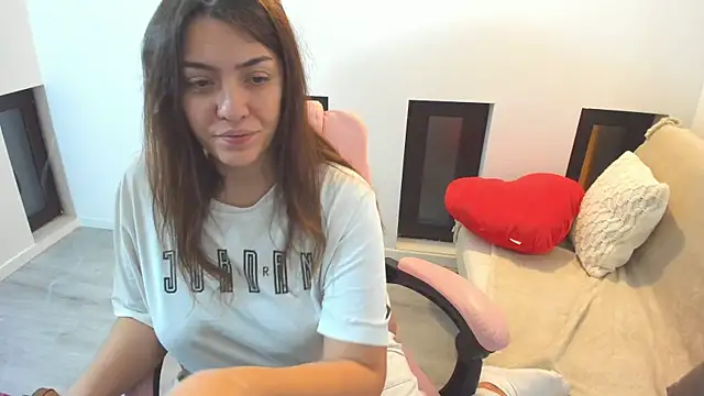 Dyana Kaylinn online show from January 2026 05:33:02 AM