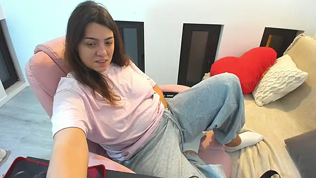 Dyana Kaylinn online show from January 2026 04:48:02 AM