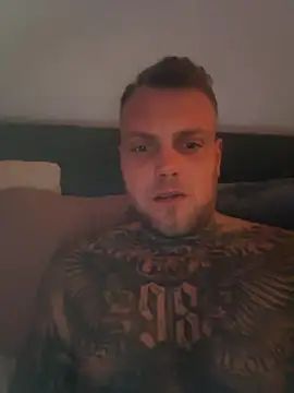 Snapshot of TricolorGyro3 chatting on October 2025 01:20:02 AM TricolorGyro3 online show from October 2025 01:20:02 AM