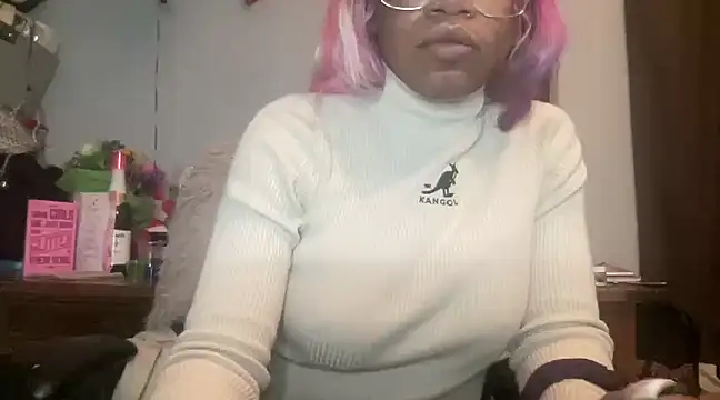 Snapshot of MommyConfident chatting on February 2025 07:45:02 AM MommyConfident online show from February 2025 07:45:02 AM