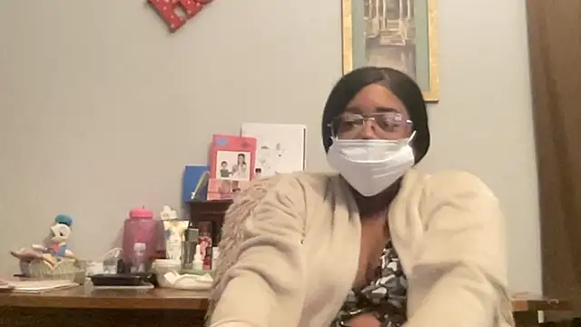 Snapshot of MommyConfident chatting on November 2025 09:04:02 PM MommyConfident online show from November 2025 09:04:02 PM