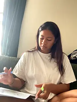 Snapshot of VanessaBling chatting on November 2025 04:06:01 PM VanessaBling online show from November 2025 04:06:01 PM