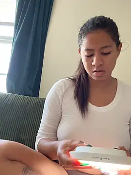 Snapshot of VanessaBling chatting on November 2025 09:07:01 PM VanessaBling online show from November 2025 09:07:01 PM