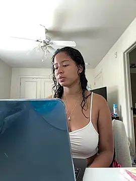 Snapshot of VanessaBling chatting on June 2026 02:43:01 PM VanessaBling online show from June 2026 02:43:01 PM