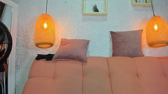 emiily s online show from December 2025 12:03:02 PM