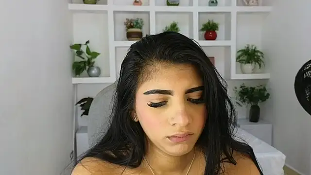 Snapshot of maiaa_ruiz chatting on June 2026 01:26:01 PM maiaa ruiz online show from June 2026 01:26:01 PM