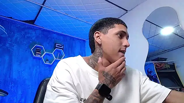 Liam lee online show from December 2024 03:50:02 PM