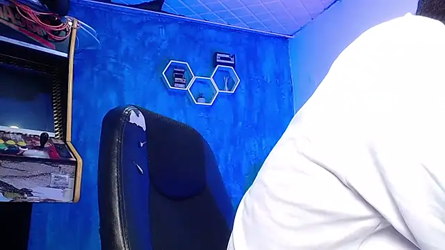 Liam lee online show from February 2025 01:44:01 PM