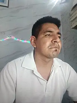 Snapshot of latino17 chatting on July 2026 08:34:02 PM latino17 online show from July 2026 08:34:02 PM