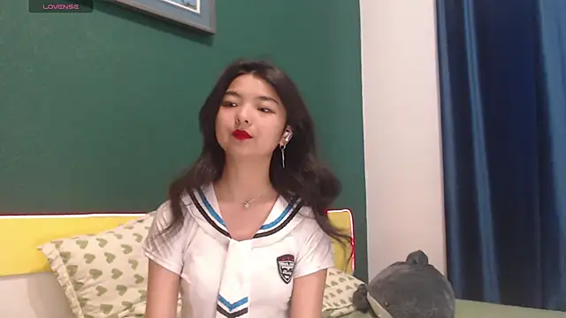 Snapshot of Shy_Kira chatting on June 2026 09:44:02 AM Shy Kira online show from June 2026 09:44:02 AM
