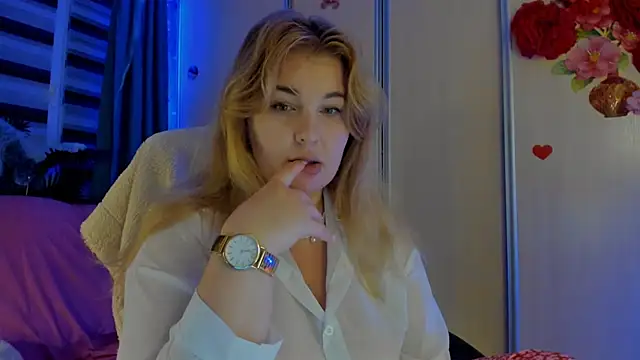 CoraSwon online show from November 2025 11:03:01 PM