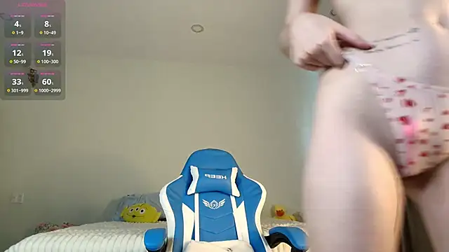 Snapshot of Naomi_52 chatting on March 2025 03:54:02 AM Naomi 52 online show from March 2025 03:54:02 AM