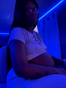 Snapshot of KLoveeee chatting on October 2025 01:26:01 AM KLoveeee online show from October 2025 01:26:01 AM