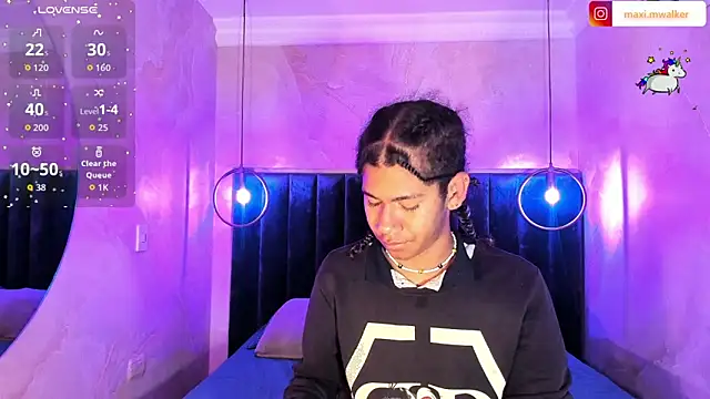 Maxim-Walker online show from October 2025 03:18:01 AM