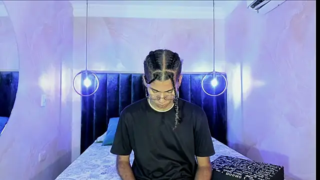 Maxim-Walker online show from November 2025 03:05:01 AM