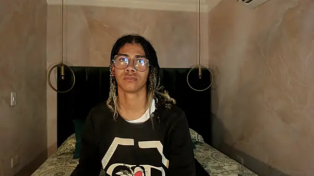 Maxim-Walker online show from November 2025 02:57:02 AM