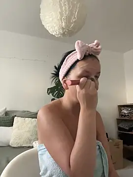 Snapshot of Off__Melonenmandy chatting on November 2025 07:30:02 AM Off Melonenmandy online show from November 2025 07:30:02 AM