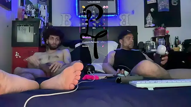 Snapshot of pantslesstraveler_plt chatting on December 2025 05:46:01 AM pantslesstraveler plt online show from December 2025 05:46:01 AM