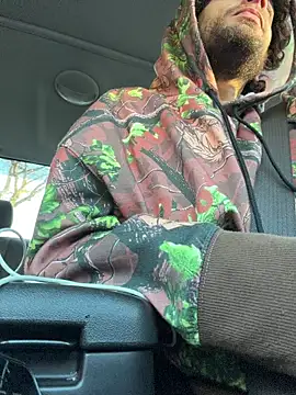 pantslesstraveler plt online show from December 2025 09:33:02 PM