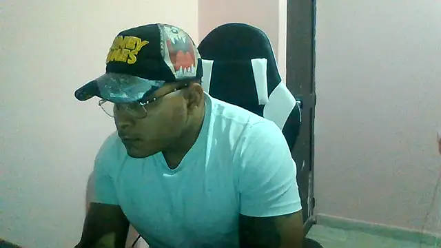 SaucyAffair0 online show from July 2026 02:14:01 AM